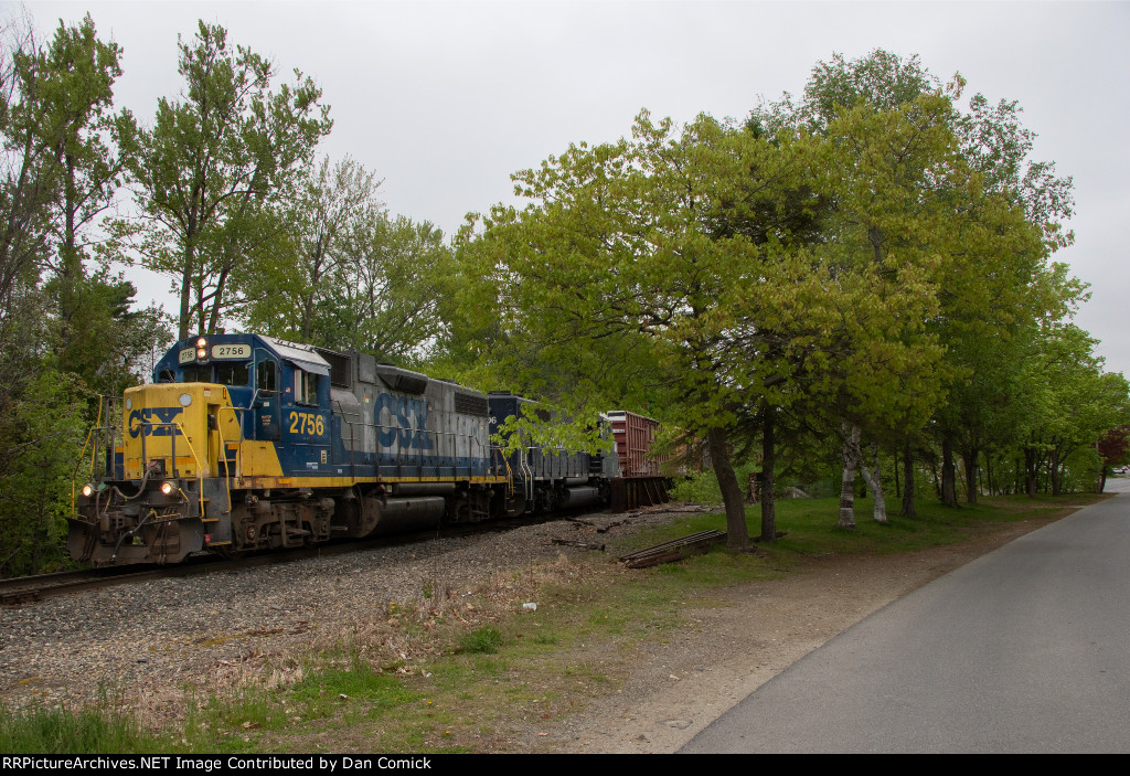 CSXT 2756 Leads Y121 at Fairfield